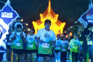 BIB: 620, 188
                            <button type="button" onclick="openModal(22341669)" class="btn btn-primary btn-sm float-right btn-popup" data-toggle="modal" data-target=".modal-high-quality">
                        <i class="fas fa-shopping-cart"></i> Add to Cart
                    </button>
                                            <button type="button" onclick="isThisMe(22341669, true)" class="btn btn-success btn-sm float-right btn-popup btn-isme hidden" data-toggle="tooltip" data-placement="bottom" title="นี่คือรูปของคุณใช่ไหม คลิกที่นี่เพื่อเอาเข้าอัลบั้ม">
                        <i class="fas fa-plus"></i> Add to album
                    </button>
                    <button type="button" onclick="isThisMe(22341669, false)" class="btn btn-warning btn-sm float-right btn-popup btn-isnotme hidden">
                        <i class="fas fa-ban"></i> Remove from album
                    </button>